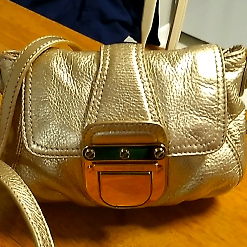 Michael kors crossbody